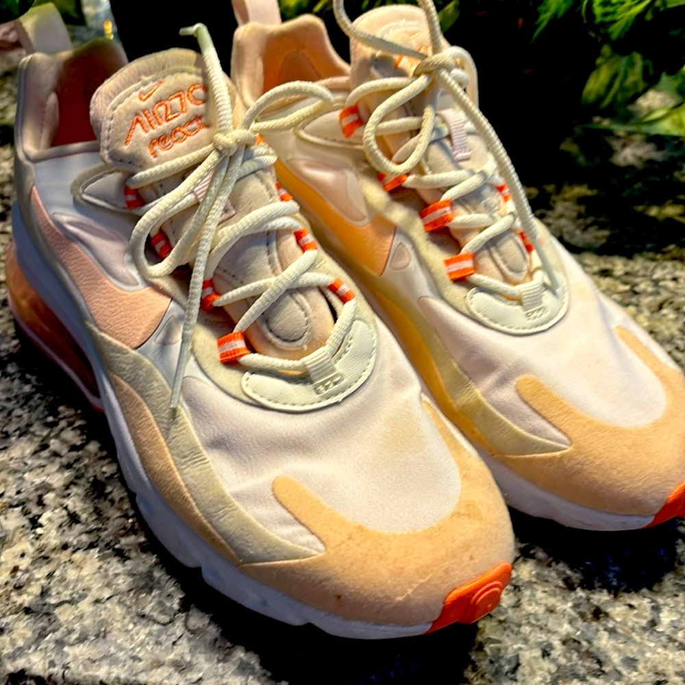 Nike Air Max 270 React Women’s size 7